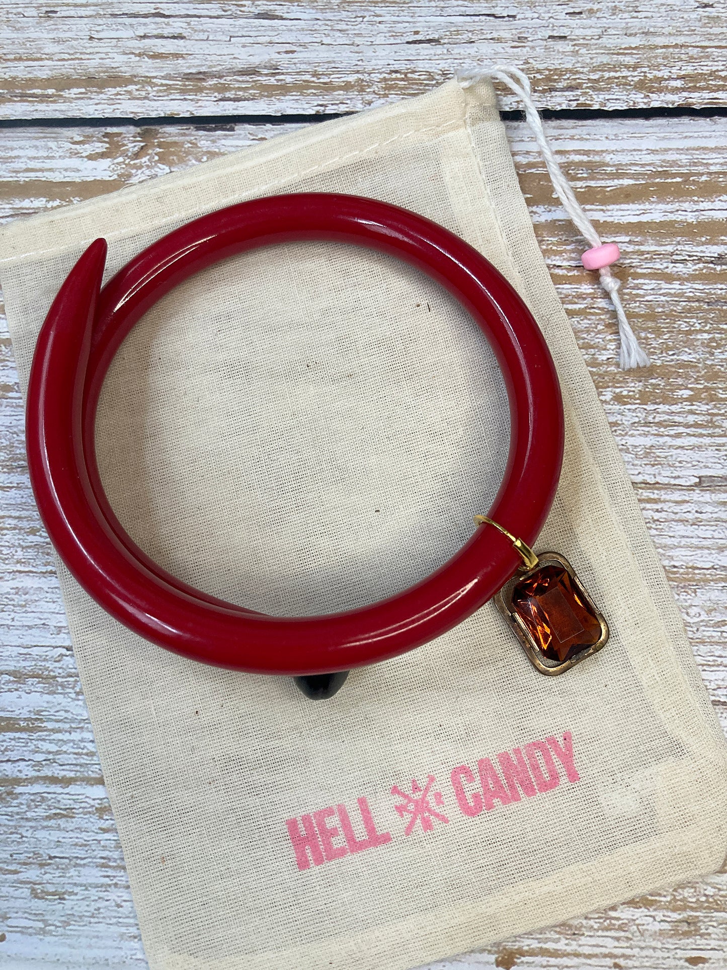 Hellcandy | Knitting Bangle - red with vintage glass charm