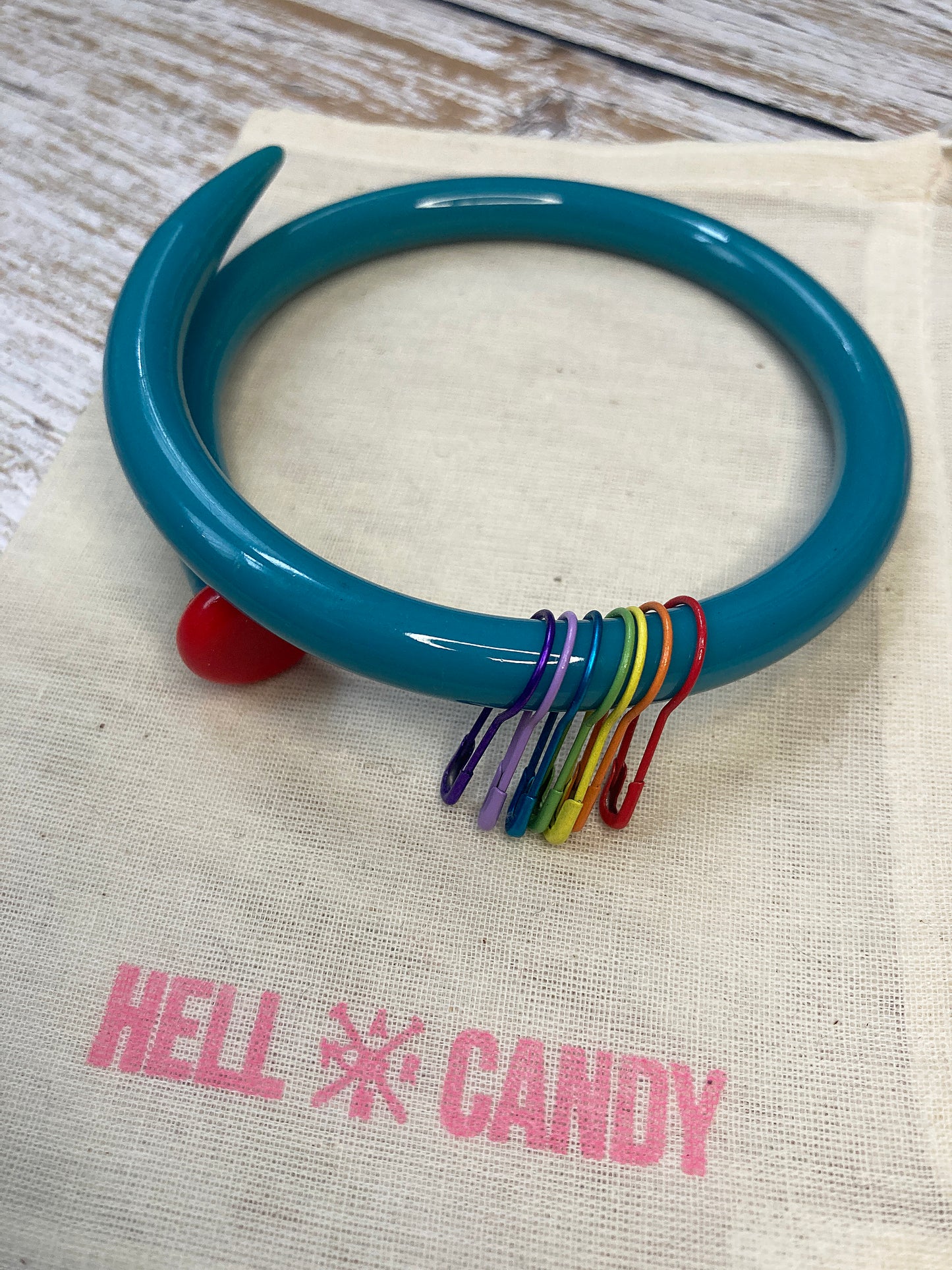 Hellcandy | Knitting Bangle - blue with rainbow stitch markers