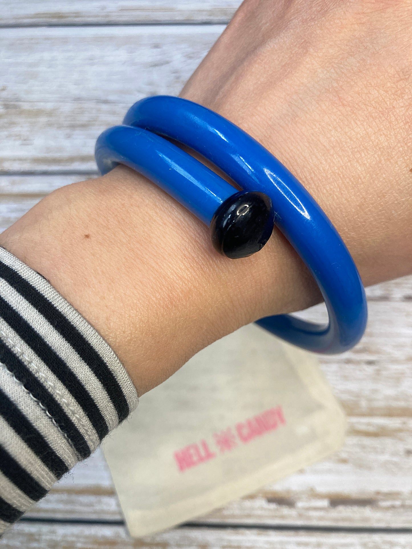 Hellcandy | Knitting Bangle - blue with quartz crystal charm
