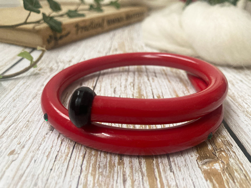 Hellcandy Vintage Knitting Bangle - Festive Special - dark red with dark green rhine stones