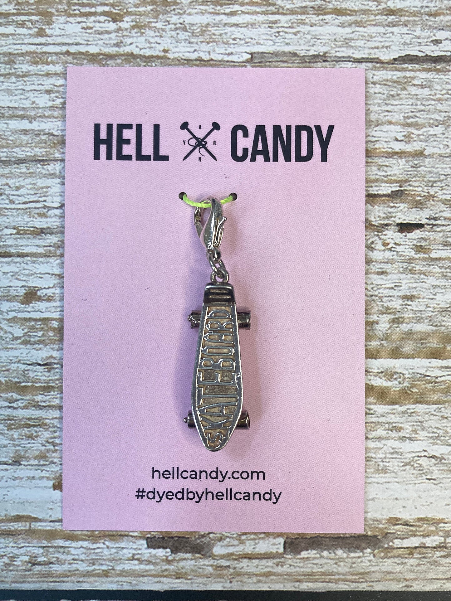 Hellcandy Vintage Stitch Marker - Skate board