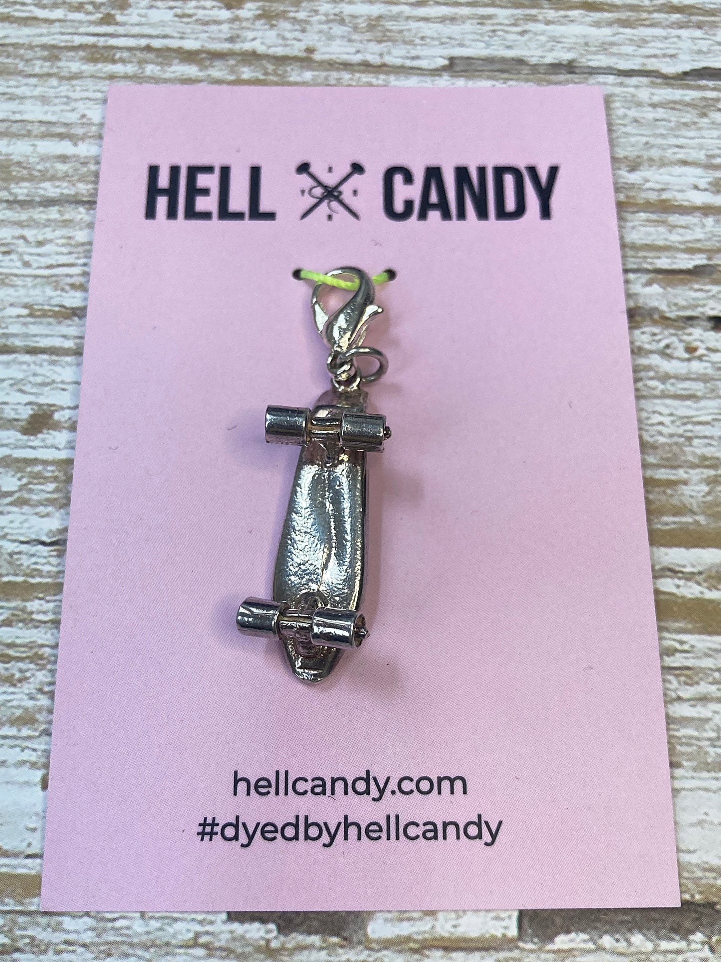 Hellcandy Vintage Stitch Marker - Skate board