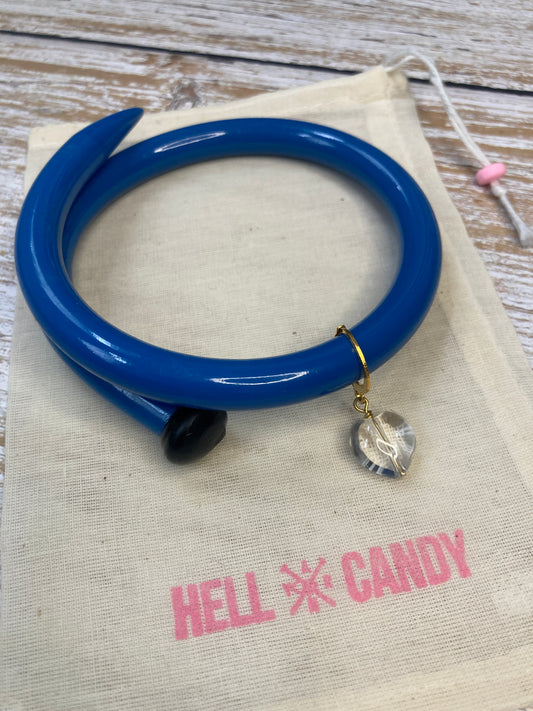 Hellcandy | Knitting Bangle - blue with quartz crystal charm